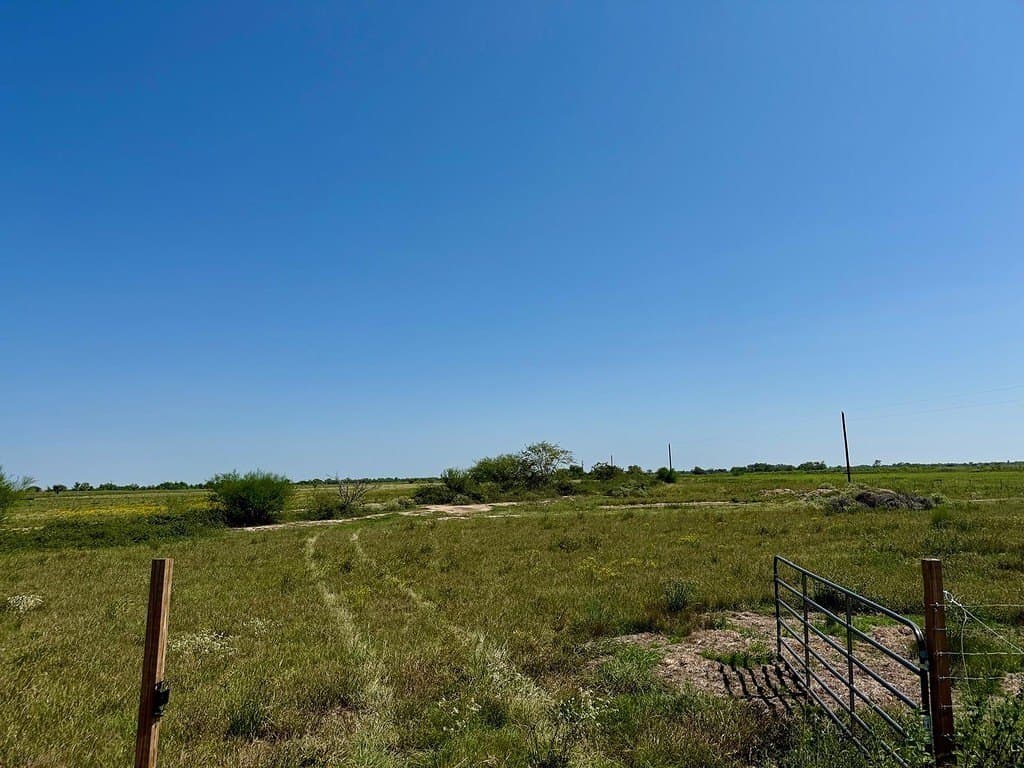 13.85 acres in Colorado County - photo 4