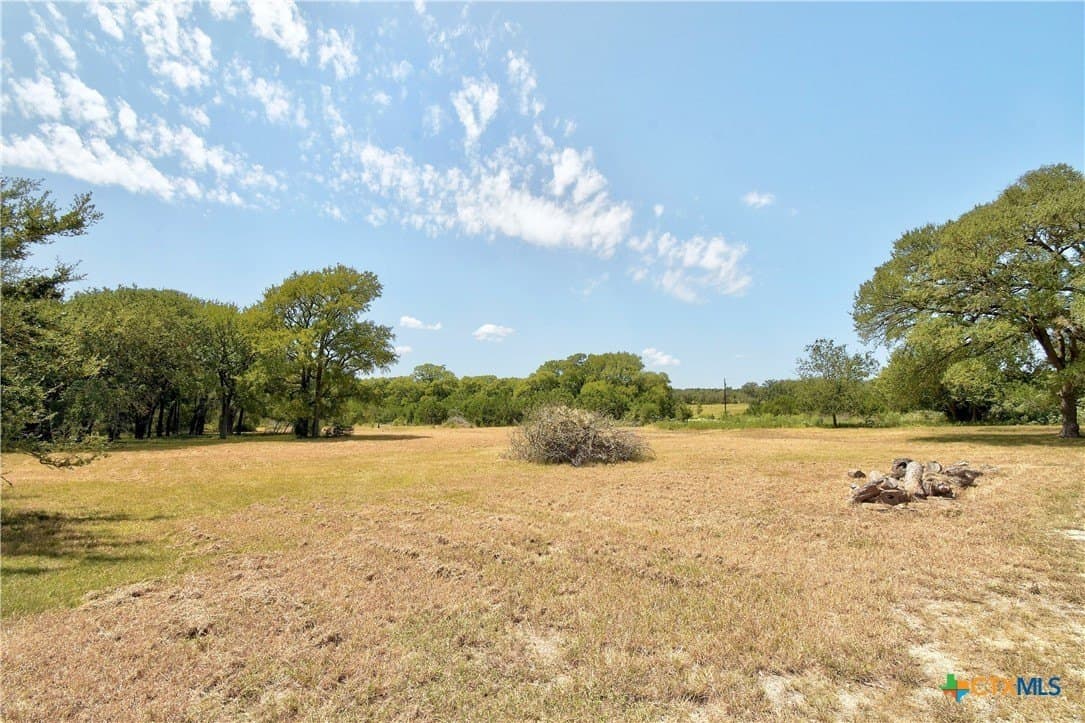 10 acres in Hays County - photo 15