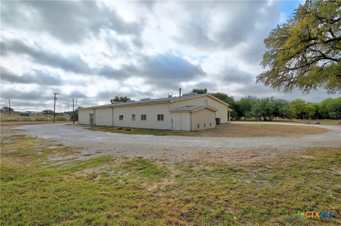10 acres in Hays County - photo 4