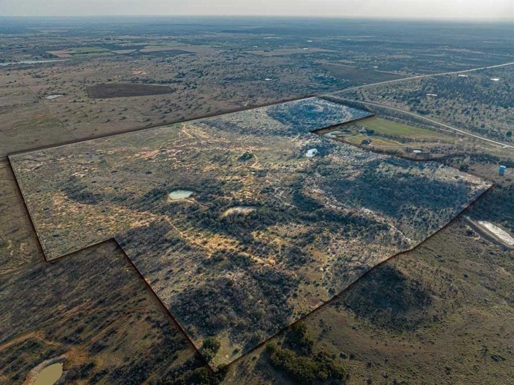 141.71 acres in Stephens County - photo 2