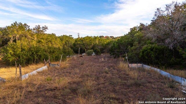 10 acres in Bandera County - photo 3
