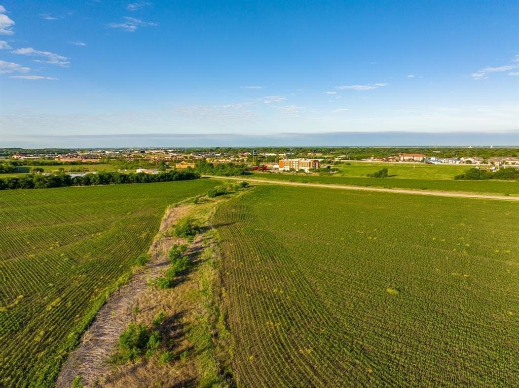 29.22 acres in Hill County - photo 10