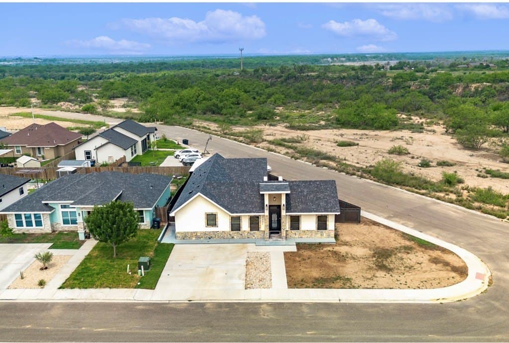 6,940.4 acres in Maverick County - photo 4