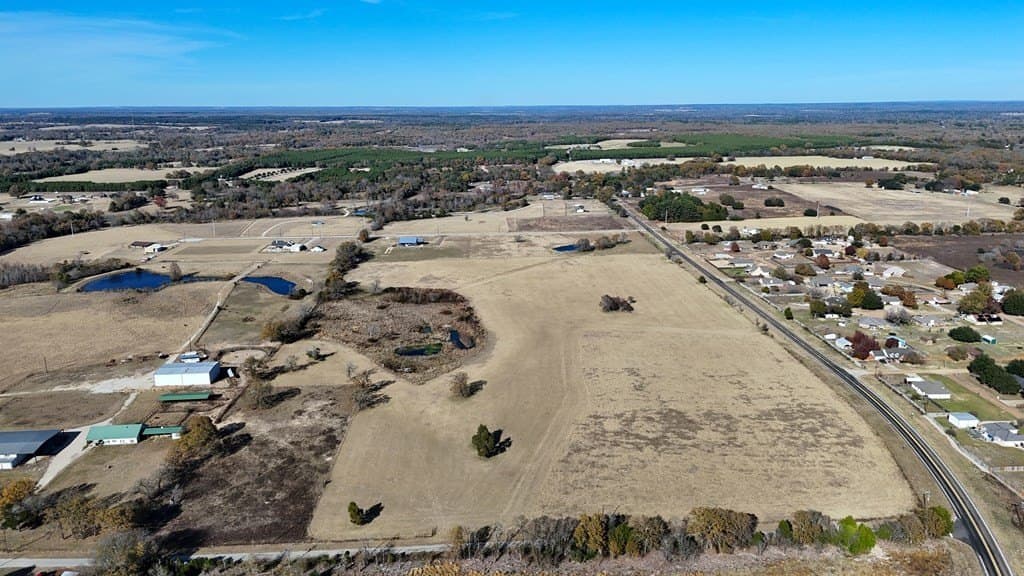 41.17 acres in Henderson County - photo 3