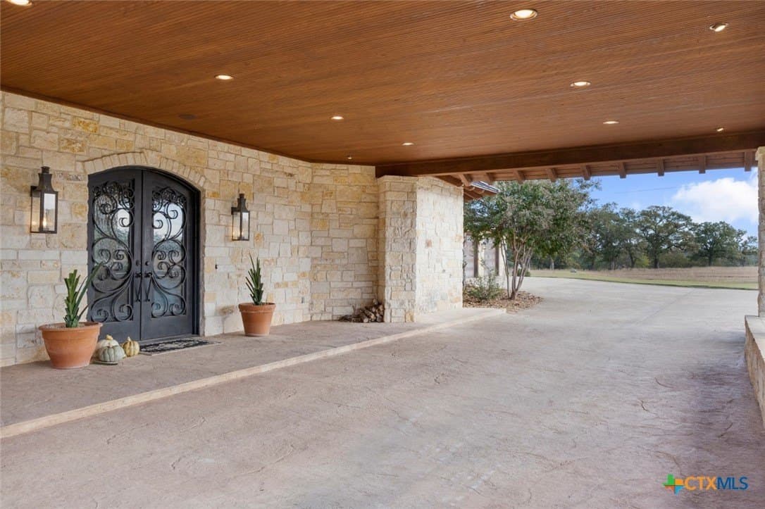 28.15 acres in Gillespie County - photo 7