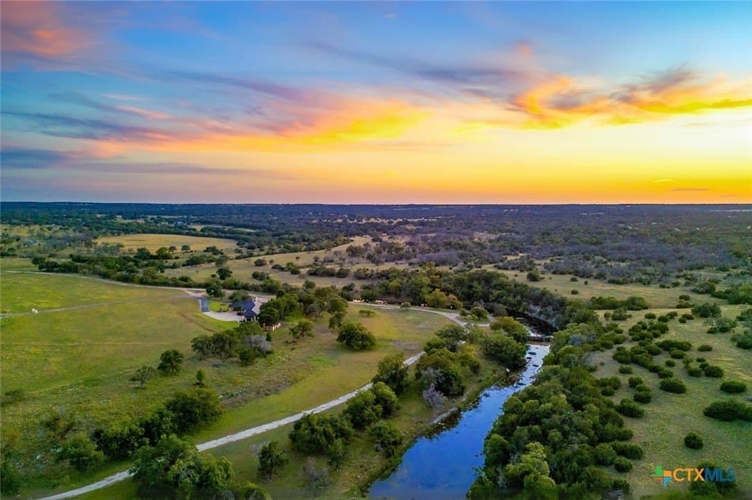 28.15 acres in Gillespie County - photo 2