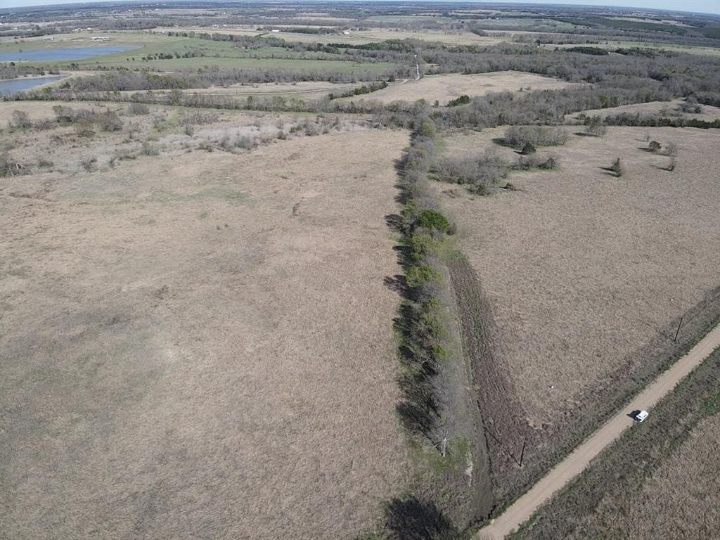 10.01 acres in Lamar County - photo 2