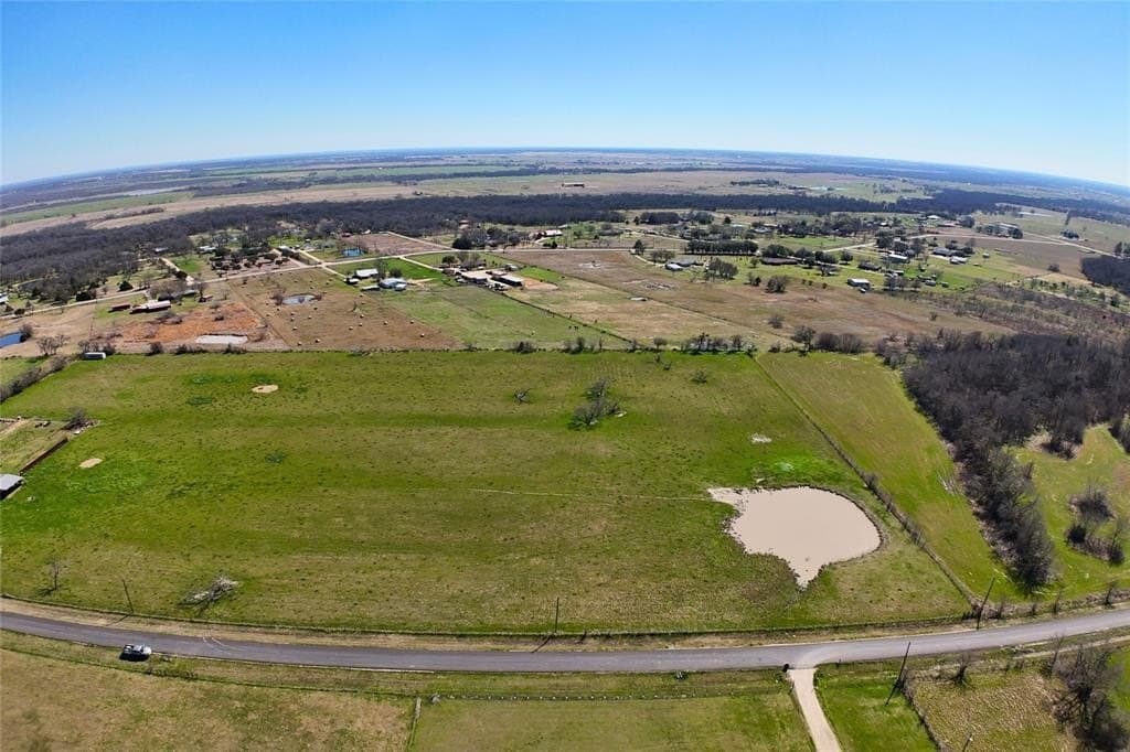 10 acres in Kaufman County - photo 2