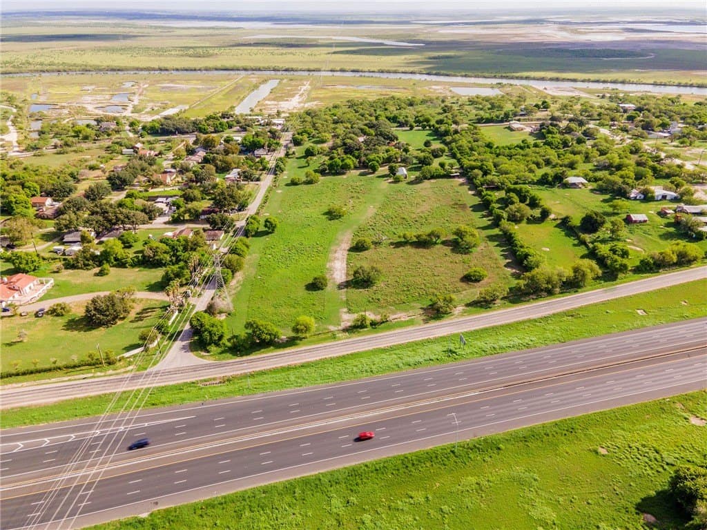 9.35 acres in Nueces County - photo 3