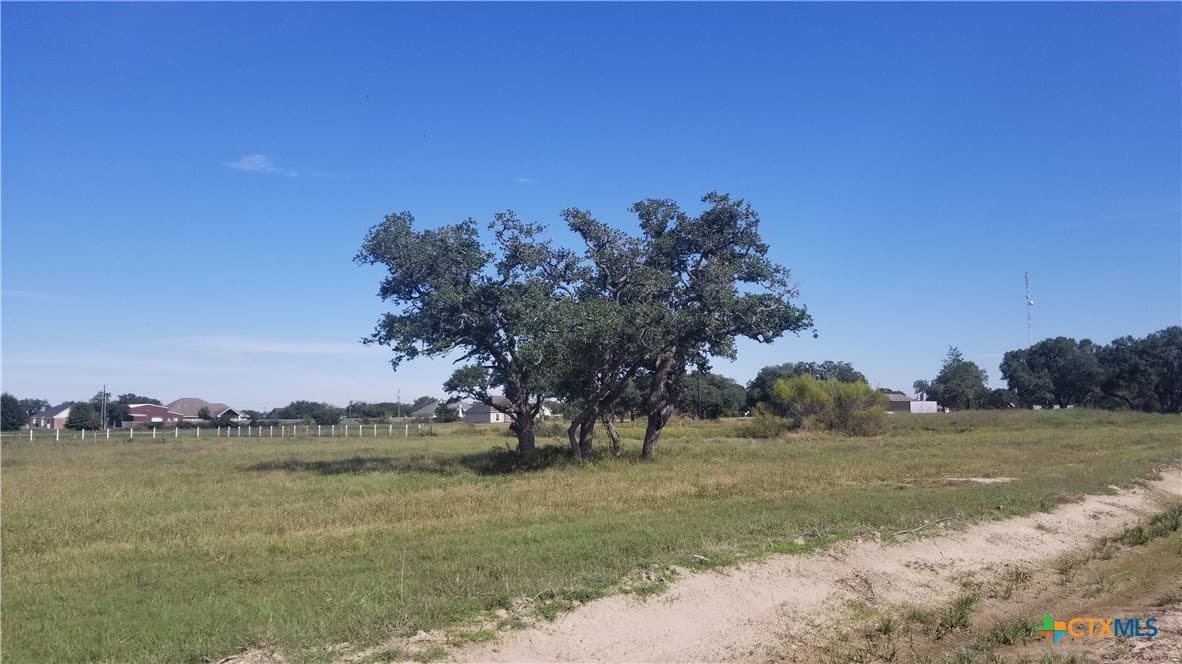1.77 acres in Victoria County - photo 4