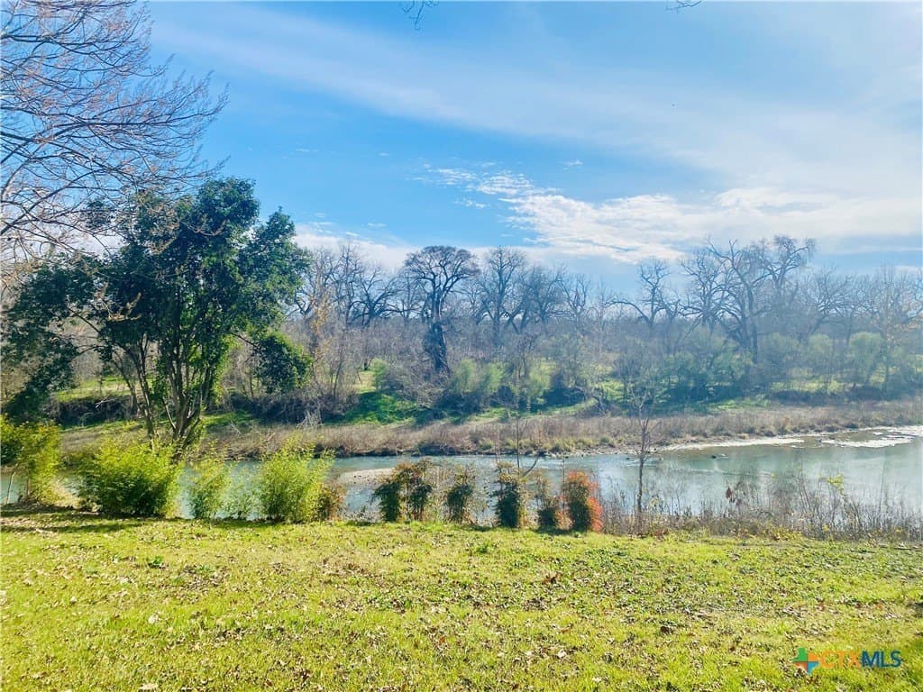 0.32 acres in Guadalupe County - photo 4
