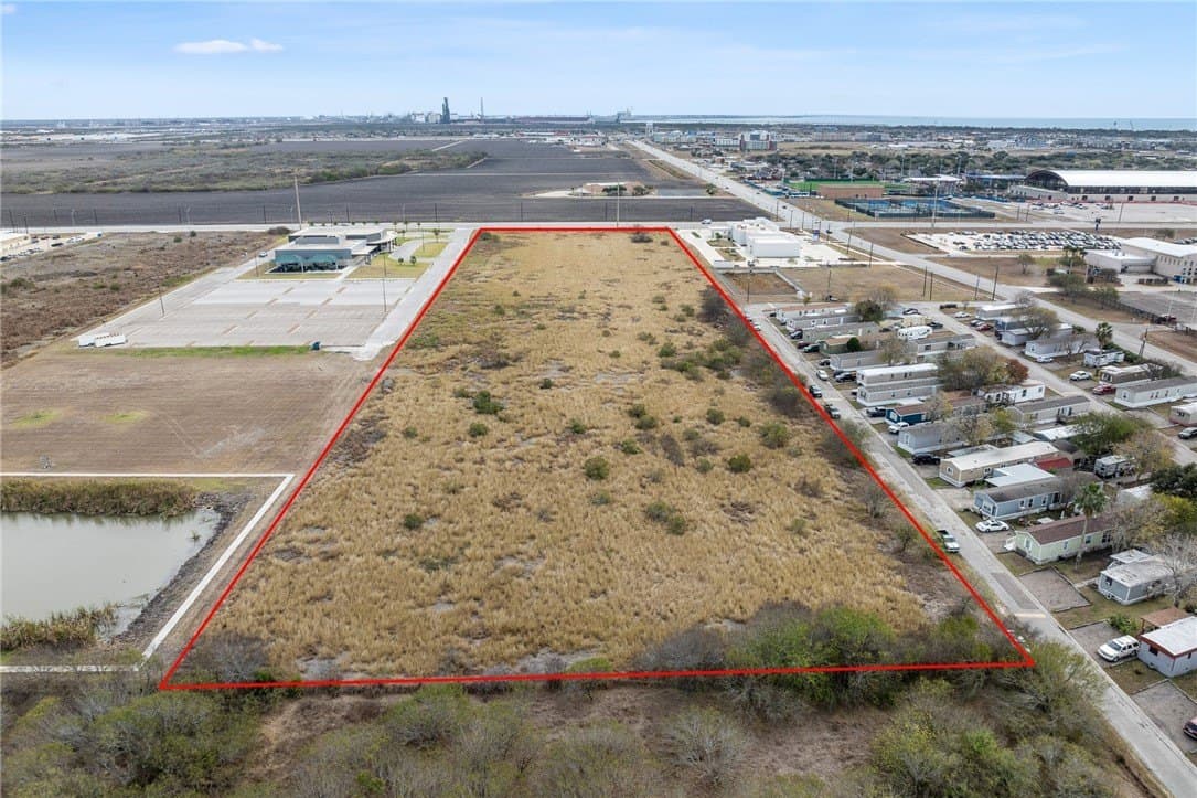 10 acres in San Patricio County - photo 4