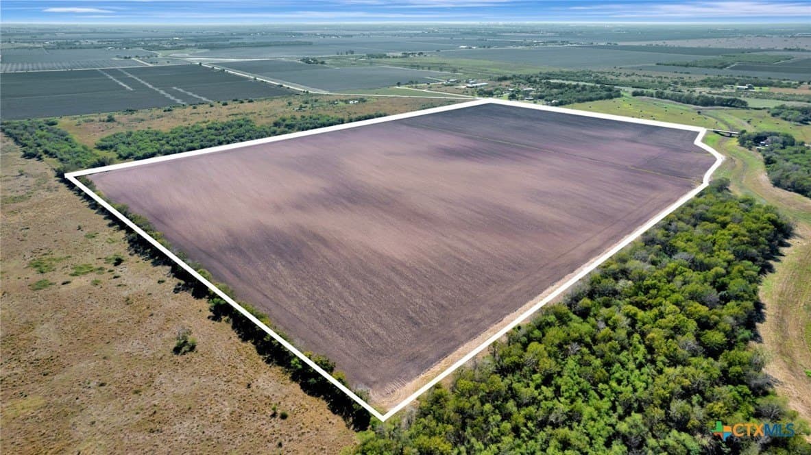 57.54 acres in Victoria County - photo 2