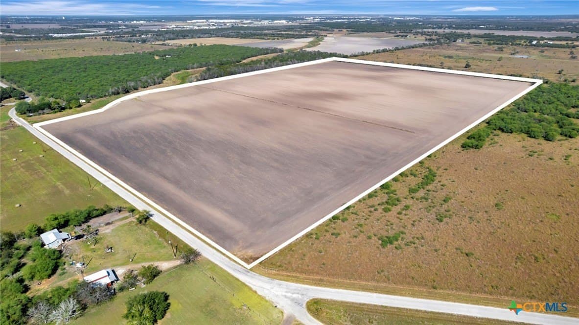57.54 acres in Victoria County - photo 3