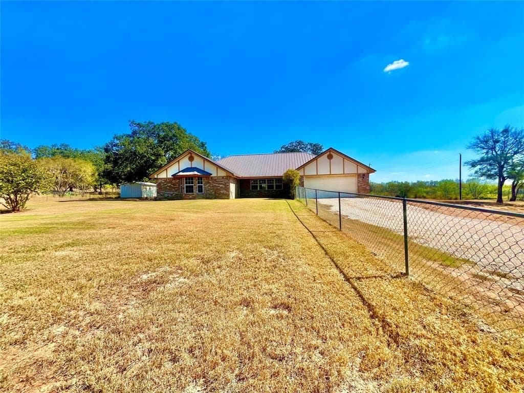 1340 N US Hwy 281