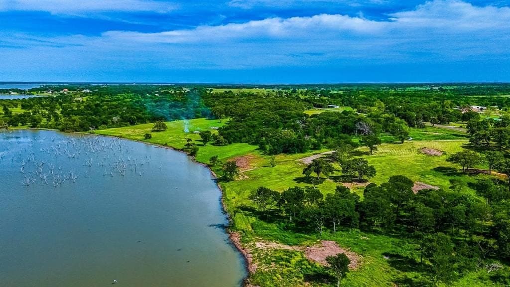 1.27 acres in Navarro County - photo 9