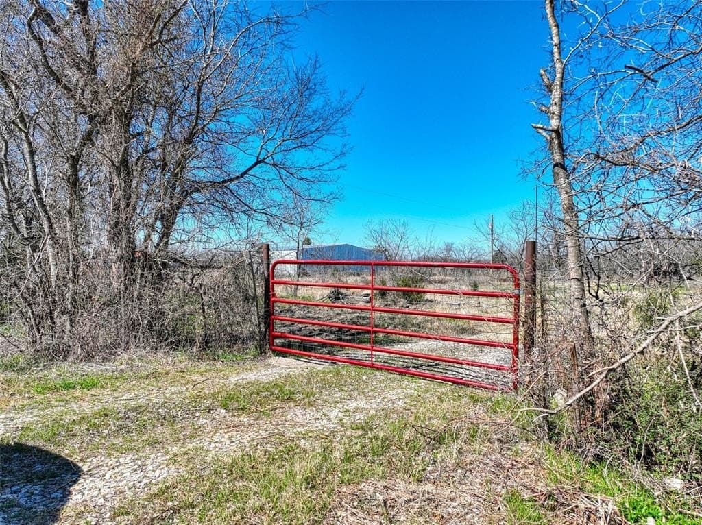 10.04 acres in Navarro County - photo 8