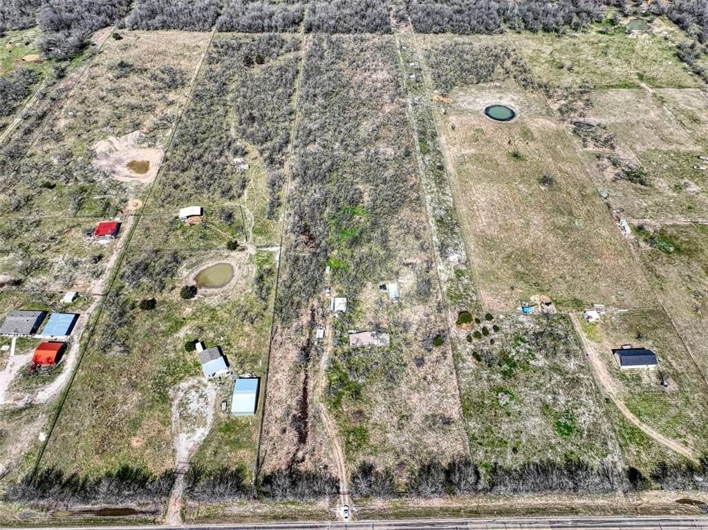 10.04 acres in Navarro County - photo 9