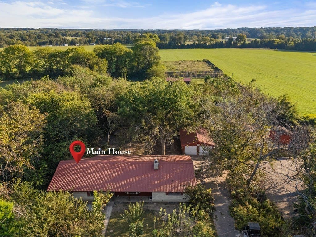 10 acres in Van Zandt County - photo 4