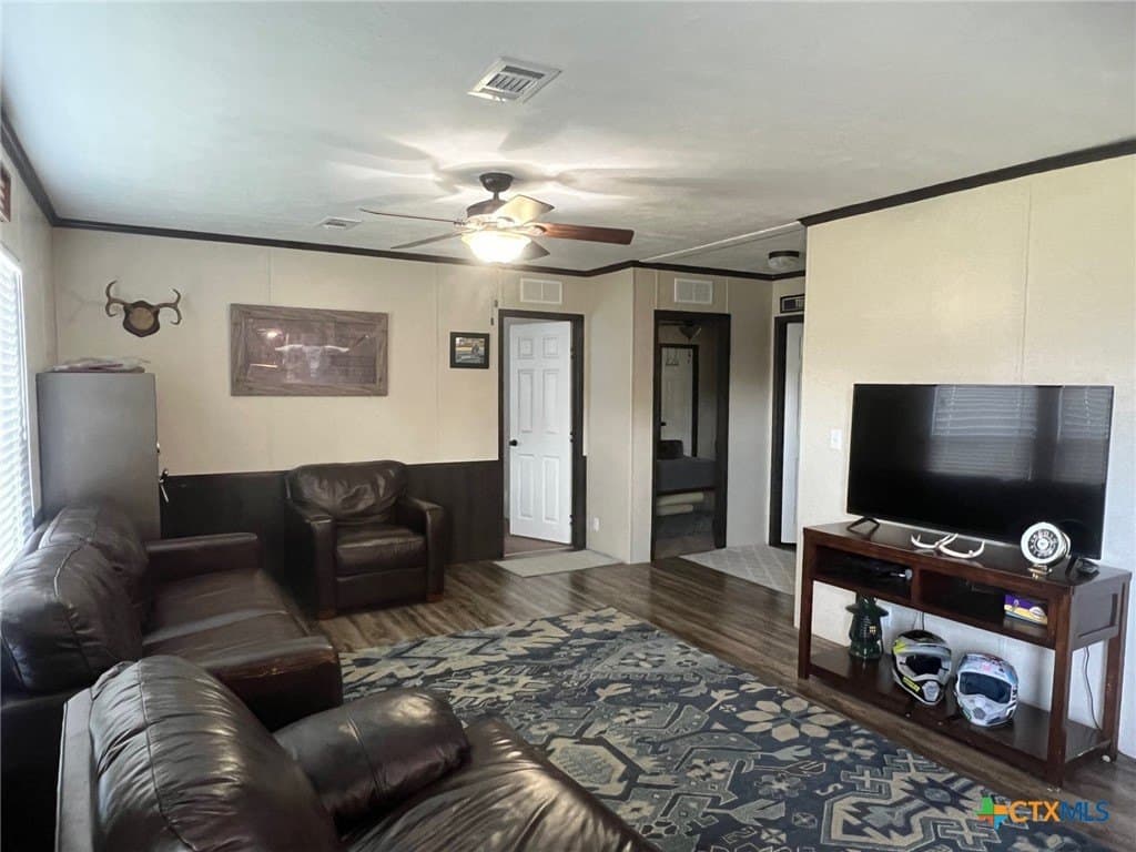 18.3 acres in Victoria County - photo 4