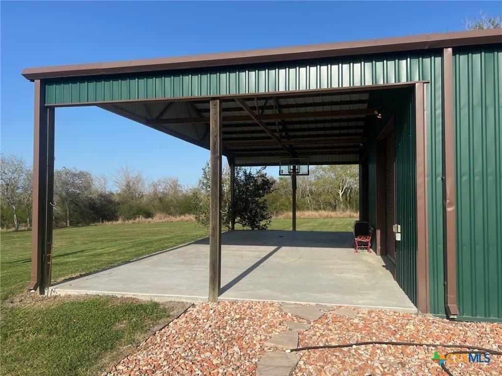 18.3 acres in Victoria County - photo 15