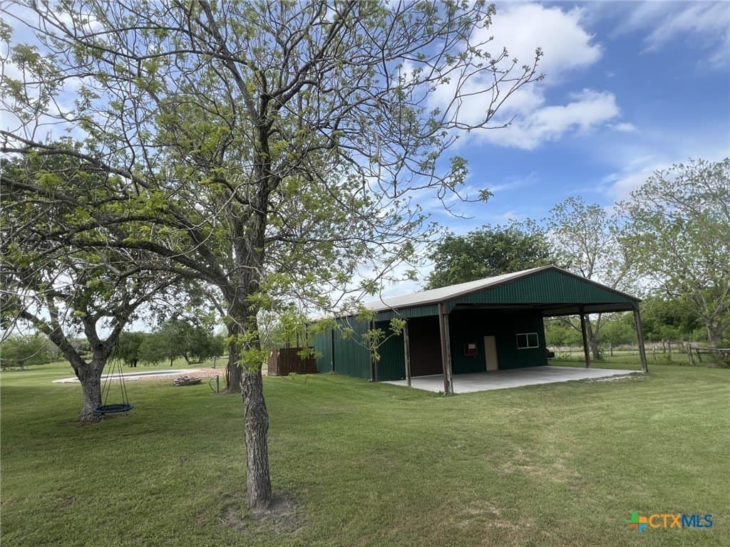 18.3 acres in Victoria County - photo 14