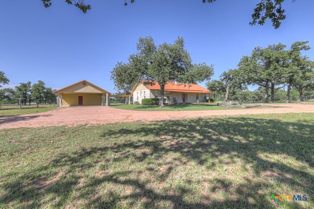 19.34 acres in Gillespie County - photo 4