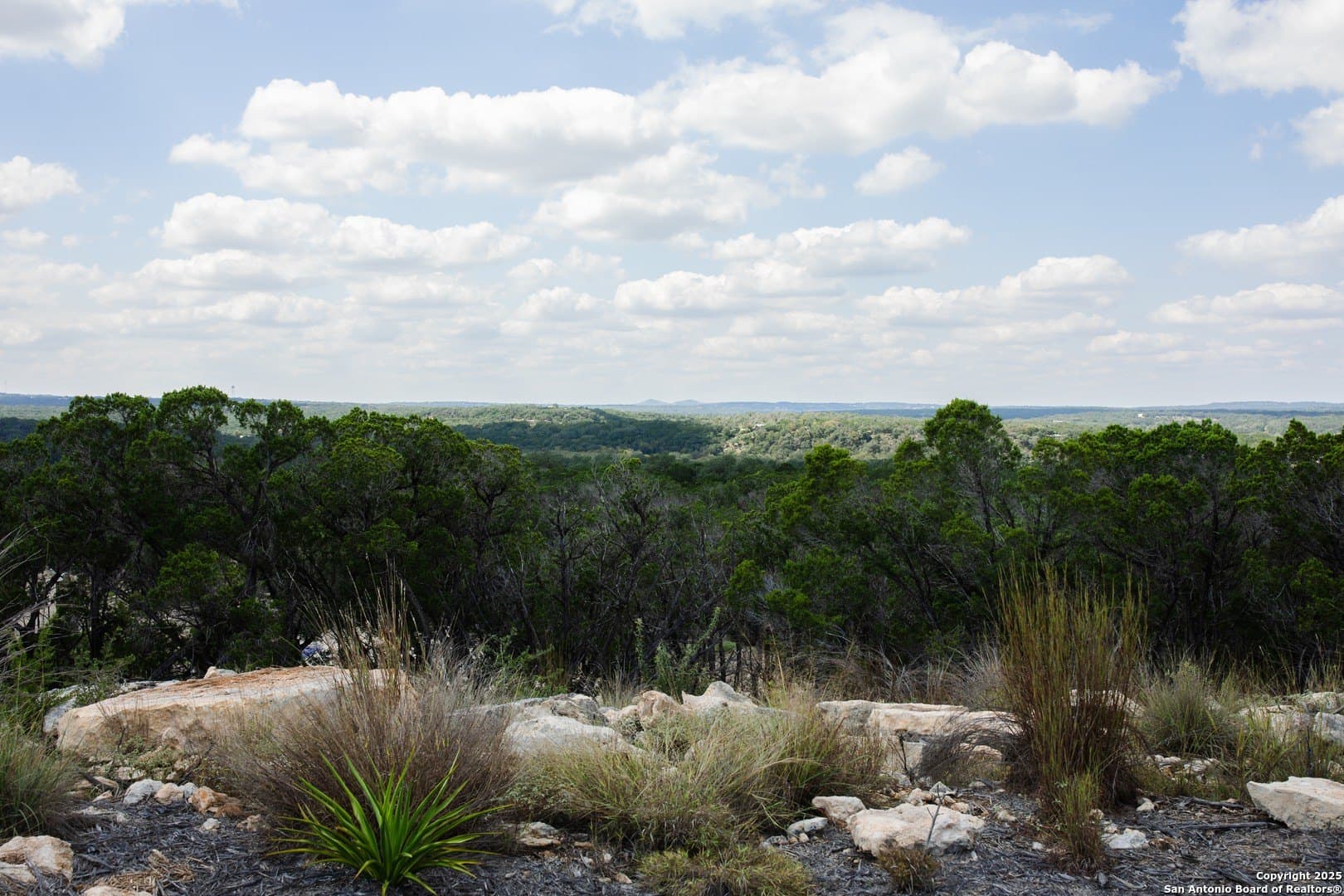 1.38 acres in Comal County - photo 4