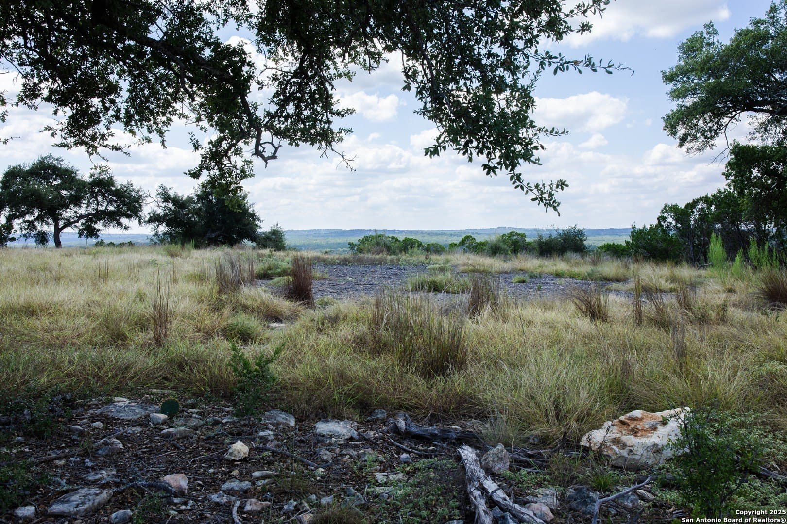 1.38 acres in Comal County - photo 3