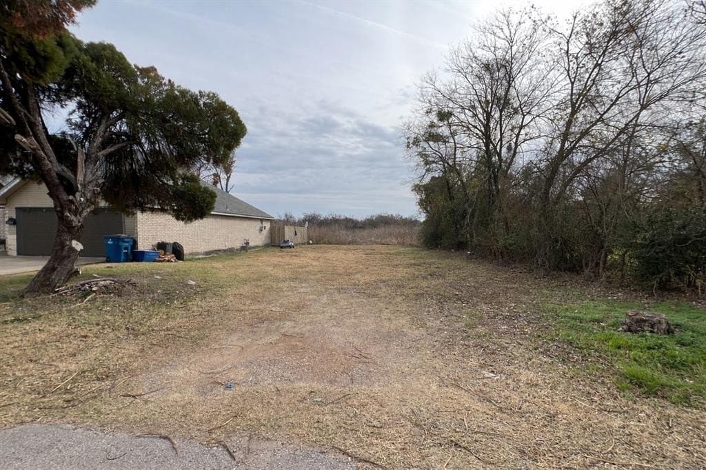 0.12 acres in Ellis County - photo 2