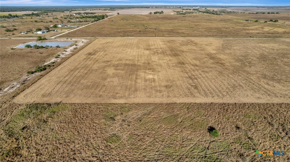 10.01 acres in Victoria County - photo 3