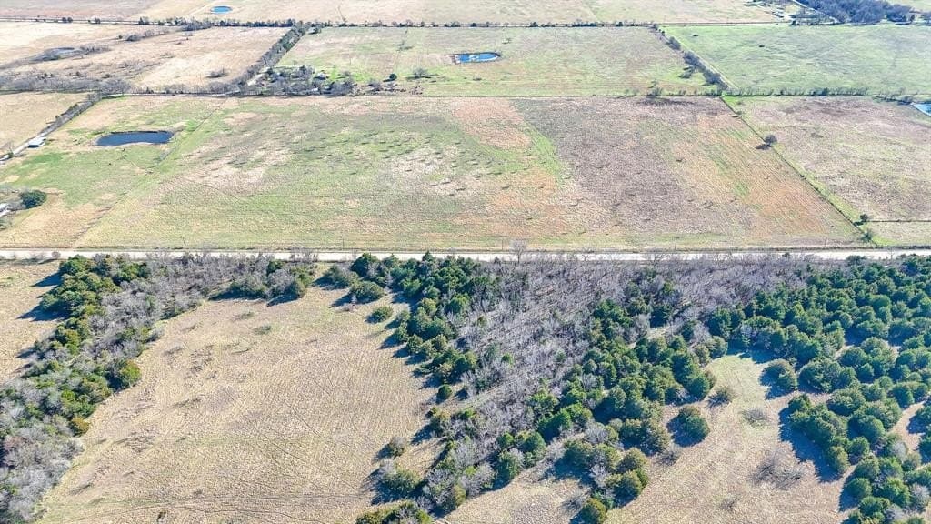 5.02 acres in Navarro County - photo 7