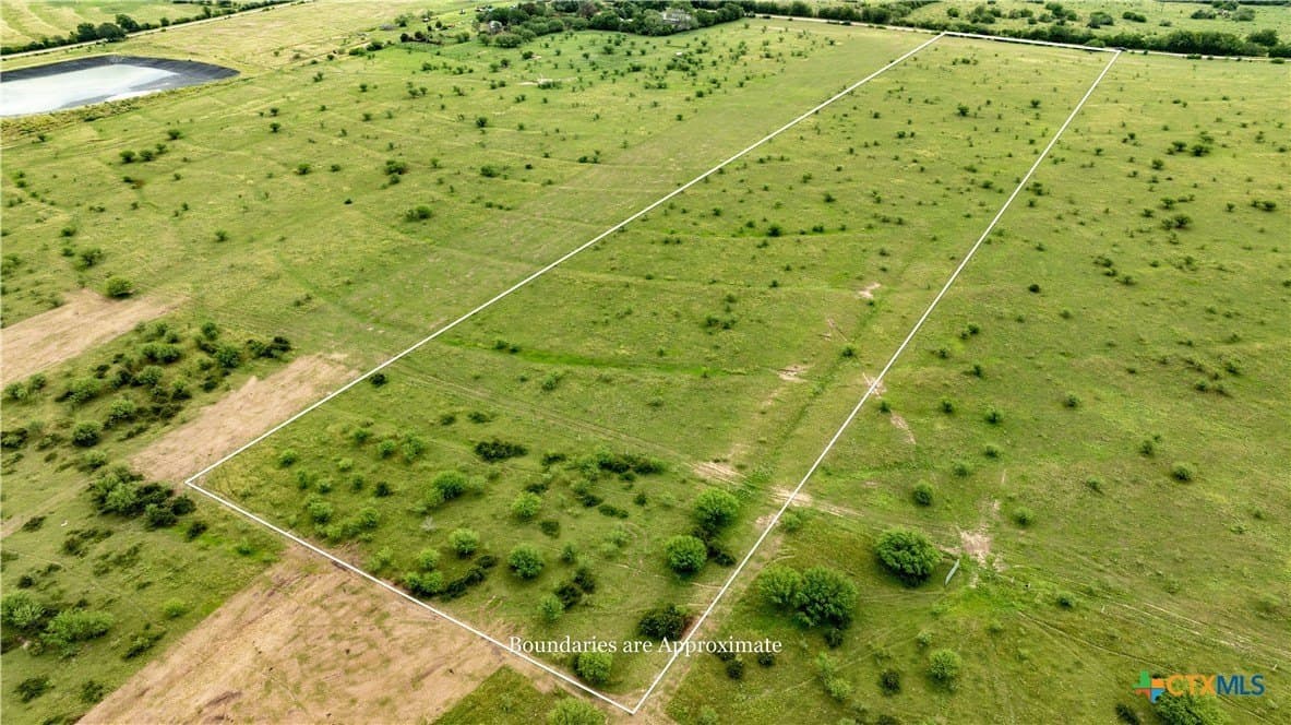 10.01 acres in DeWitt County - photo 2
