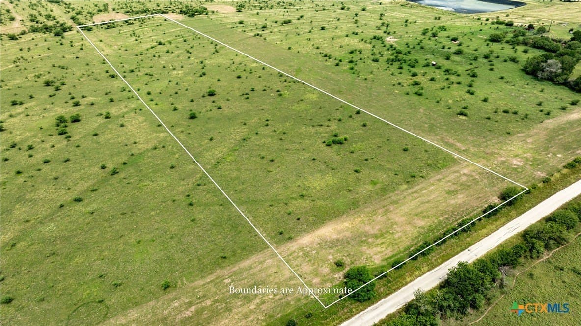 10.01 acres in DeWitt County - photo 5
