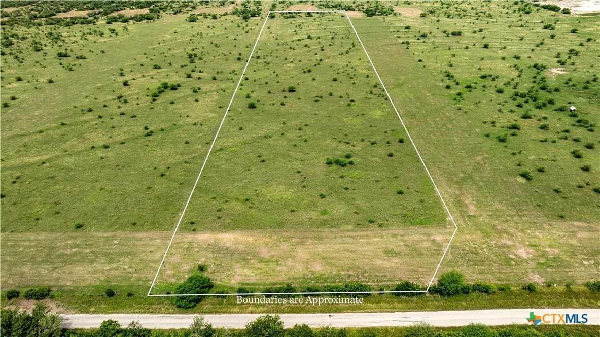 10.01 acres in DeWitt County - photo 3