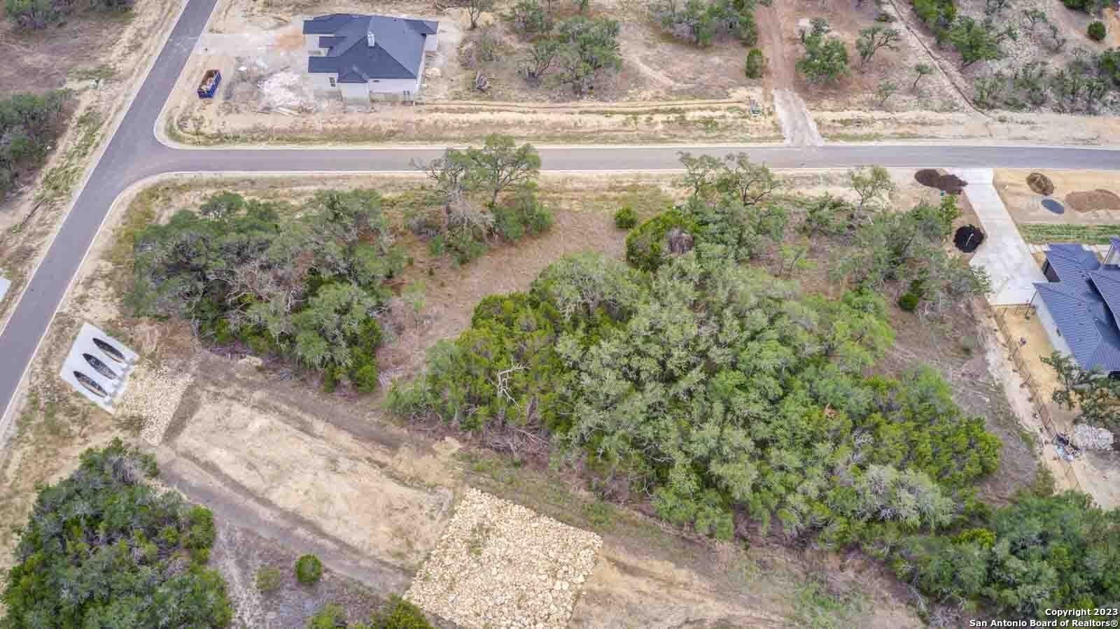 1.26 acres in Comal County - photo 4