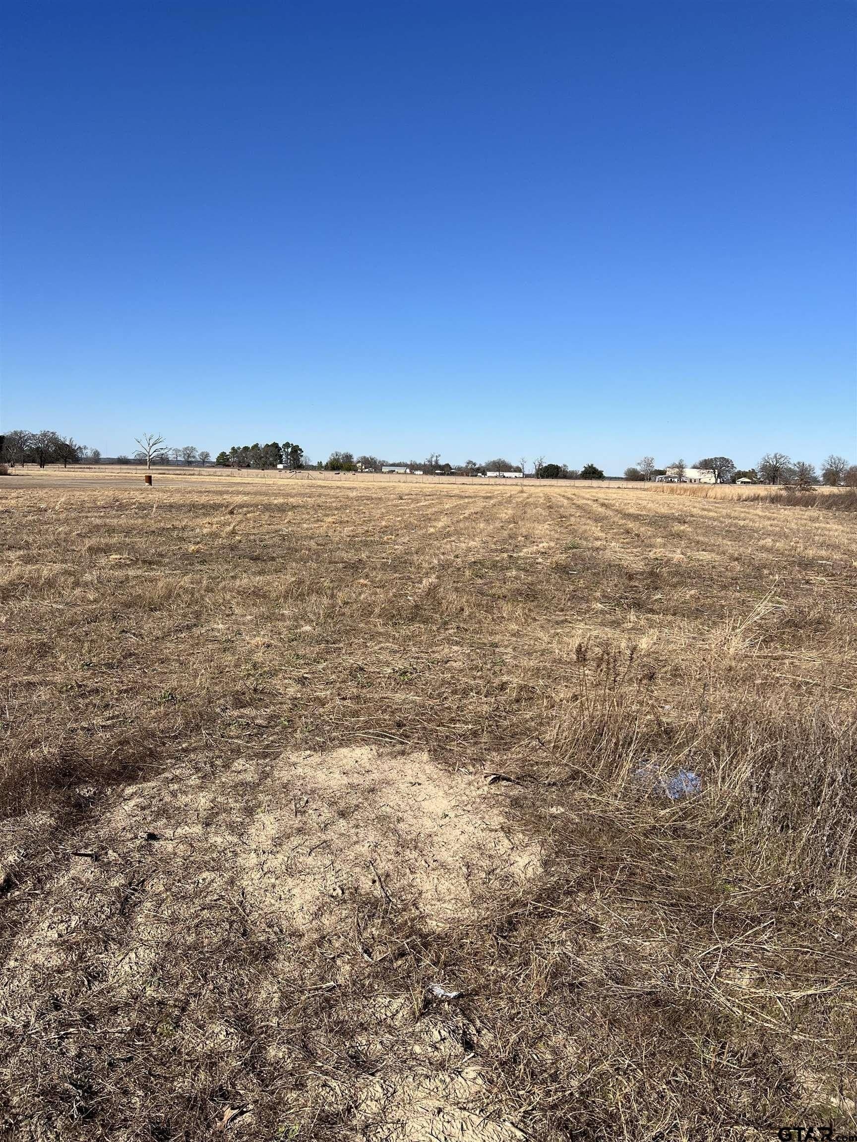 0.86 acres in Smith County - photo 2