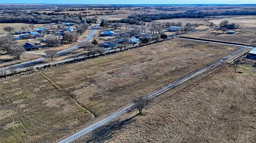 5.87 acres in Montague County - photo 4