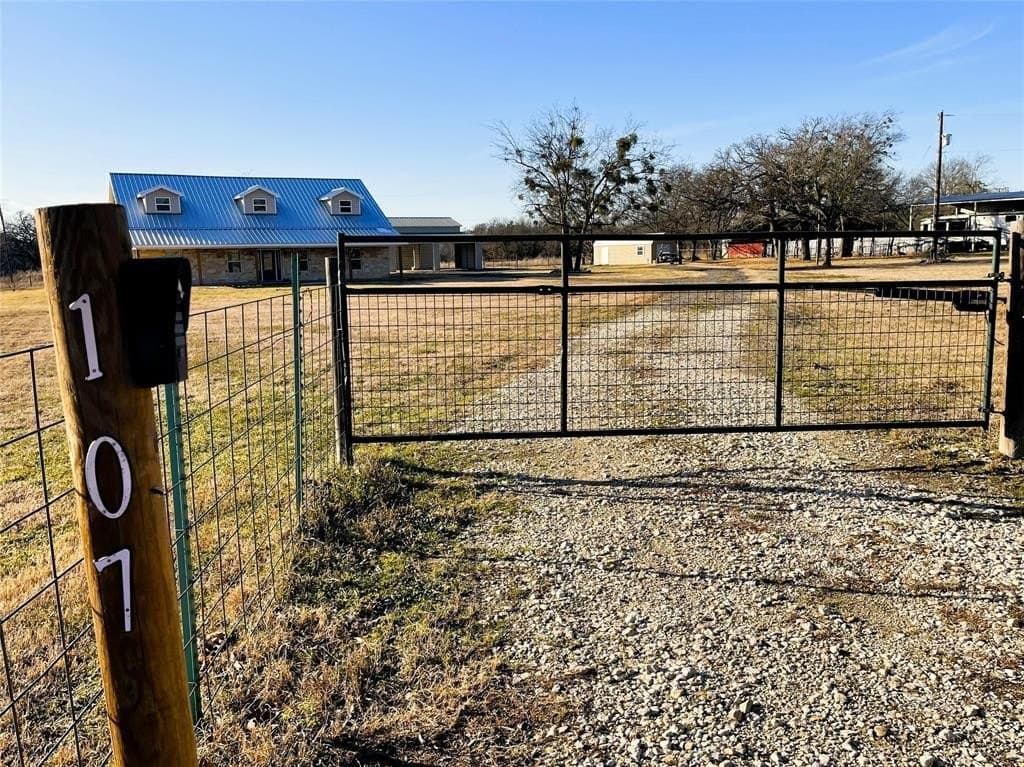 12.64 acres in Freestone County - photo 3