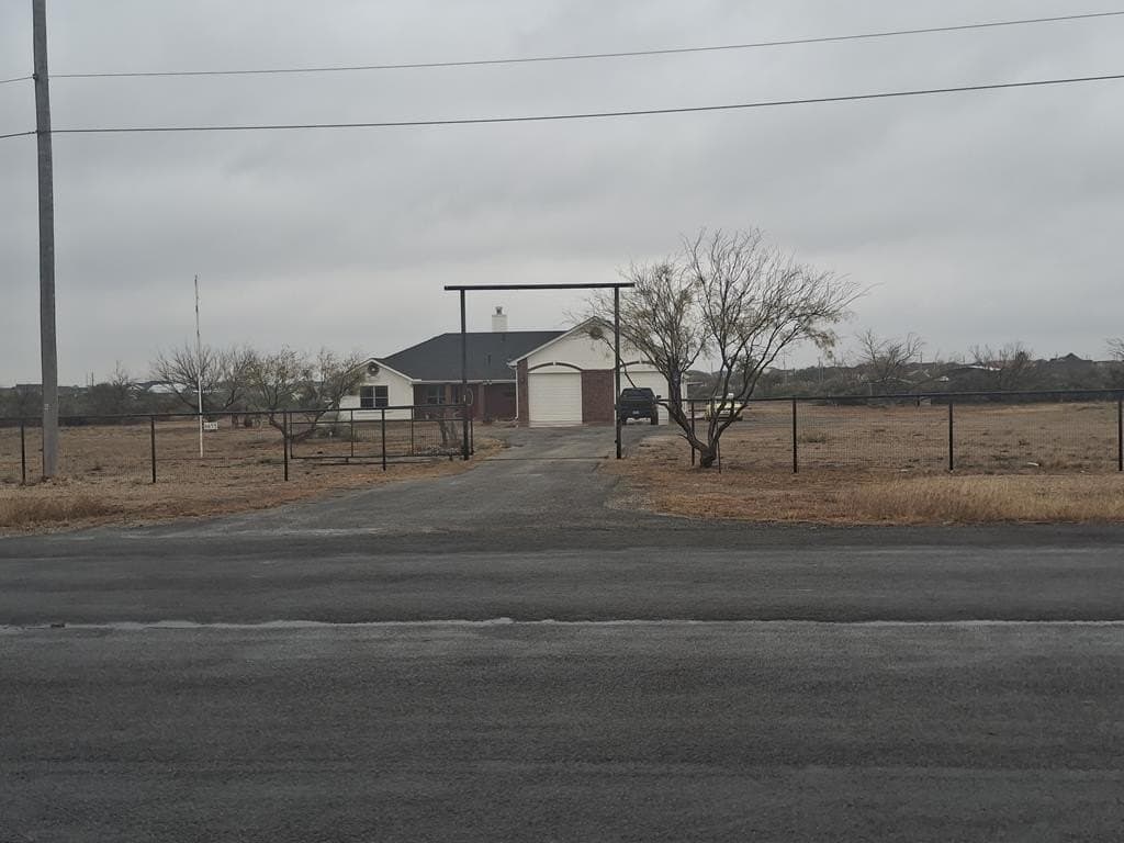 203,817 acres in Val Verde County - photo 2