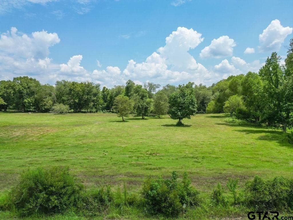 8.25 acres CR 463