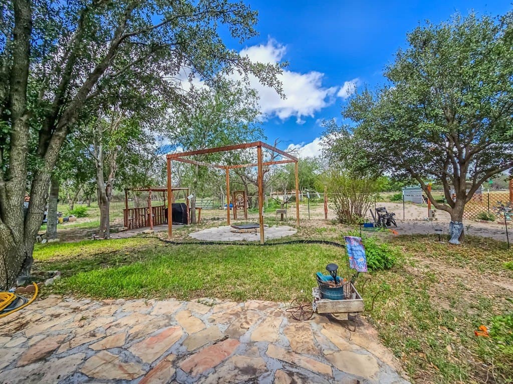 348,916 acres in Maverick County - photo 33