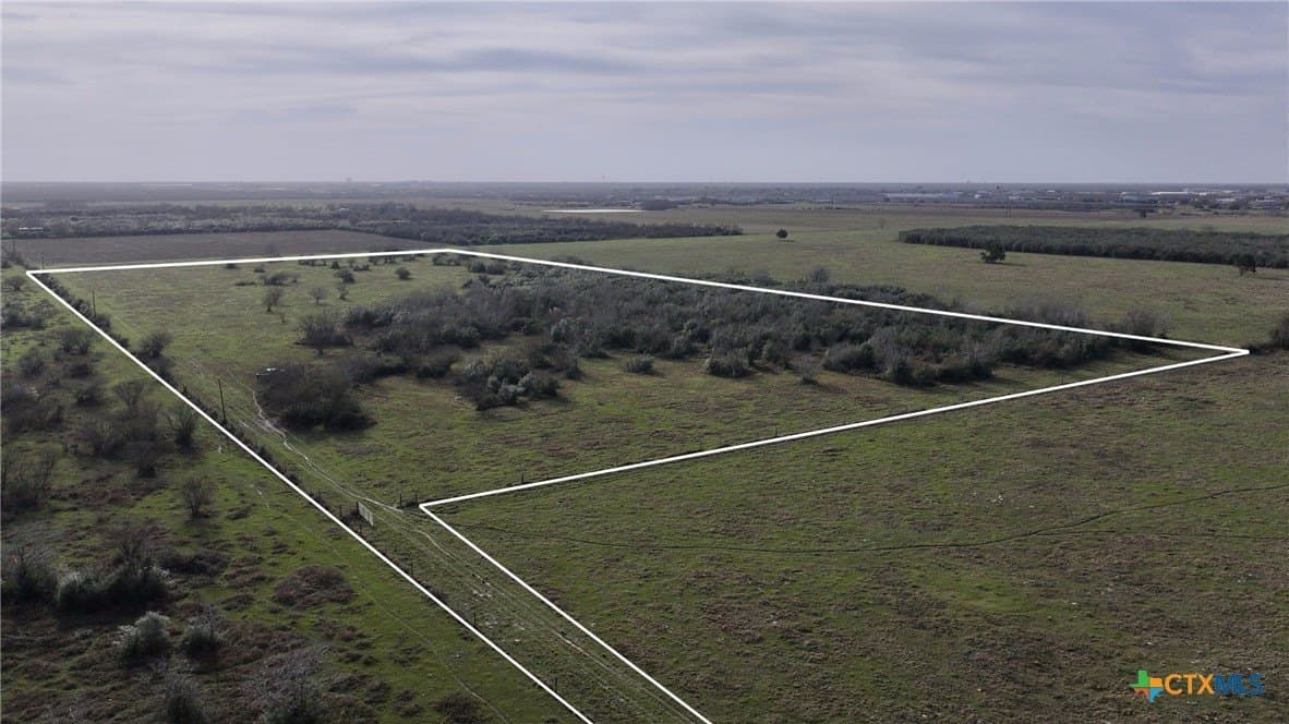 19.71 acres in Victoria County - photo 4