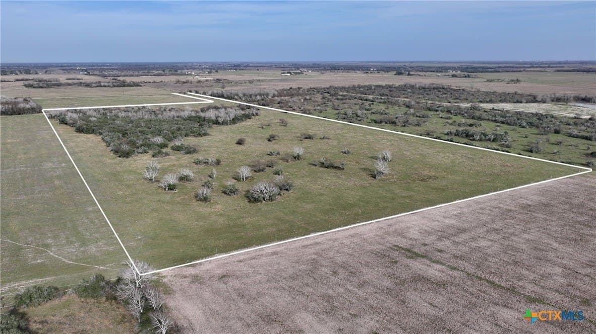 19.71 acres in Victoria County - photo 3
