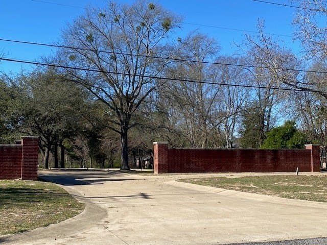 0.28 acres in HENDERSON County - photo 7
