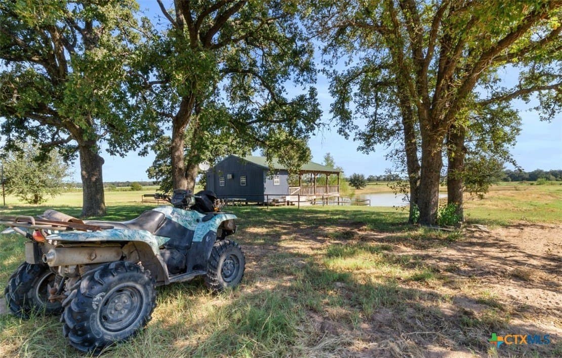 10 acres in Falls County - photo 4