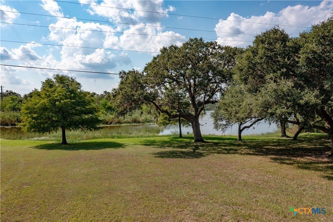 107 E Circle Street lot: 10