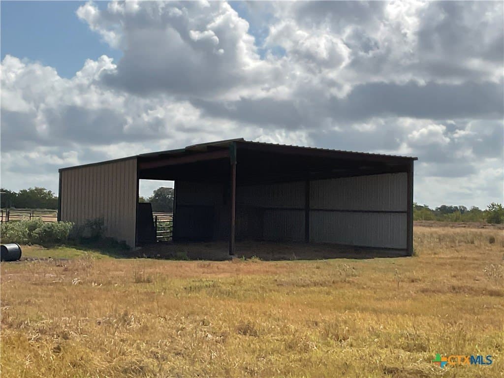 21.65 acres in Lavaca County - photo 29