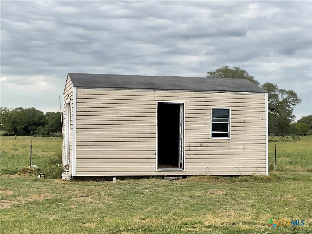 21.65 acres in Lavaca County - photo 45