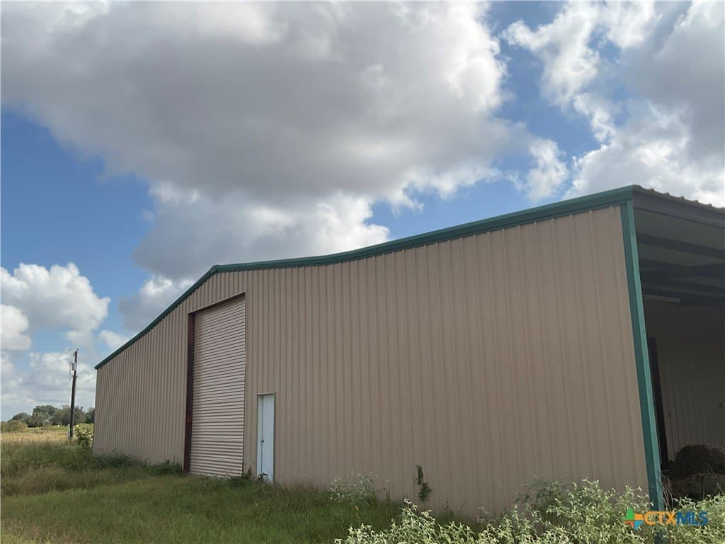 21.65 acres in Lavaca County - photo 32